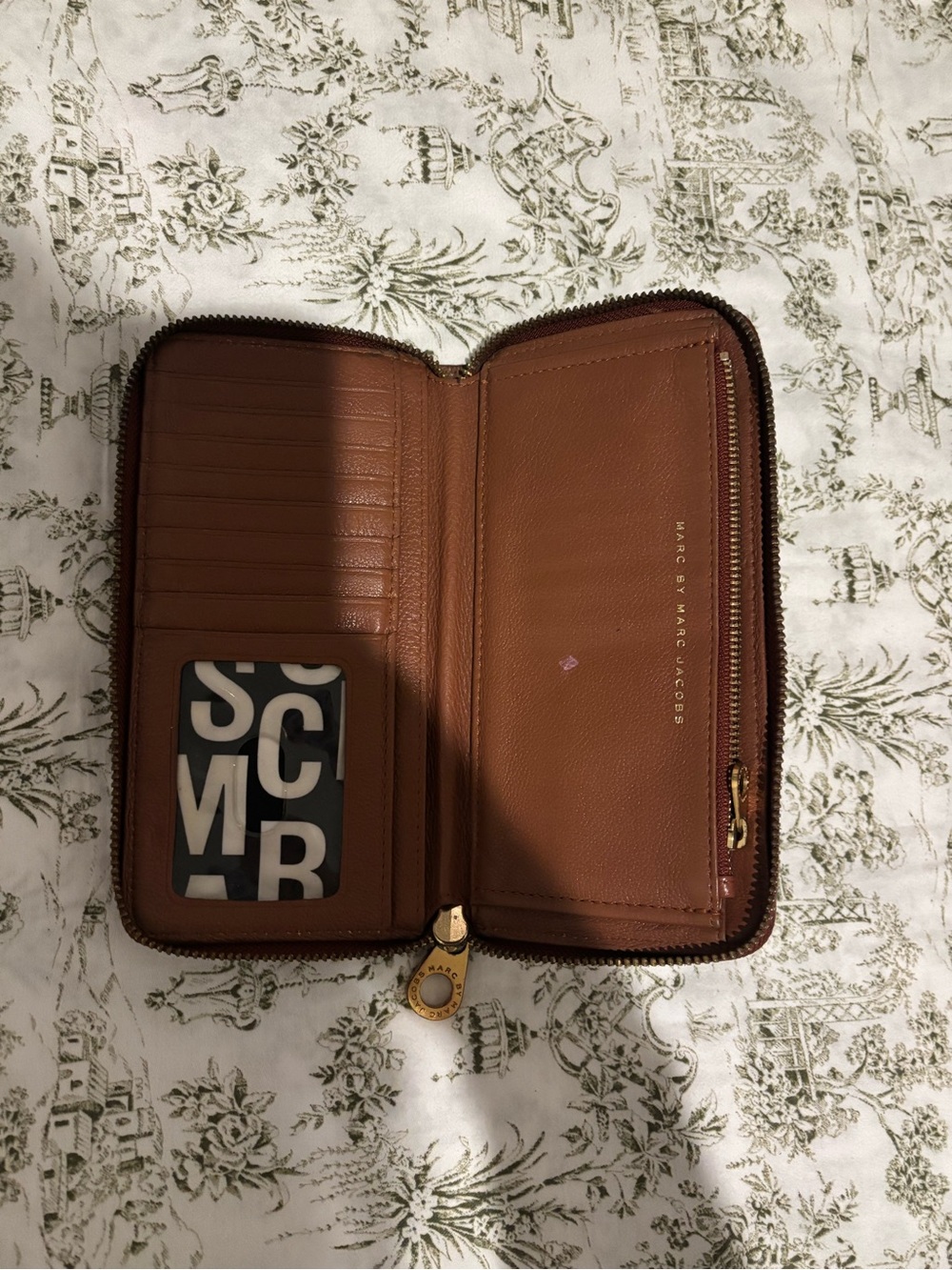 Marc by Marc Jacobs Cognac Brown Leather Zip-Around Wallet with Gold Plate - Picture 5 of 7